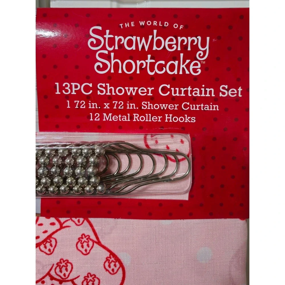 World‎ of Strawberry Shortcake Shower Curtain Set 72x72 Includes Hooks NWT